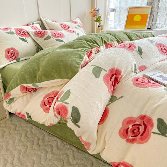 91家纺网 家纺一手货源 找家纺 卡普二店 2024新款牛奶绒印花四件套 柔伊