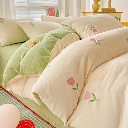 91家纺网 家纺一手货源 找家纺 （总）灰鲸 2025新款牛奶绒郁金香蝴蝶结满绣套四件套