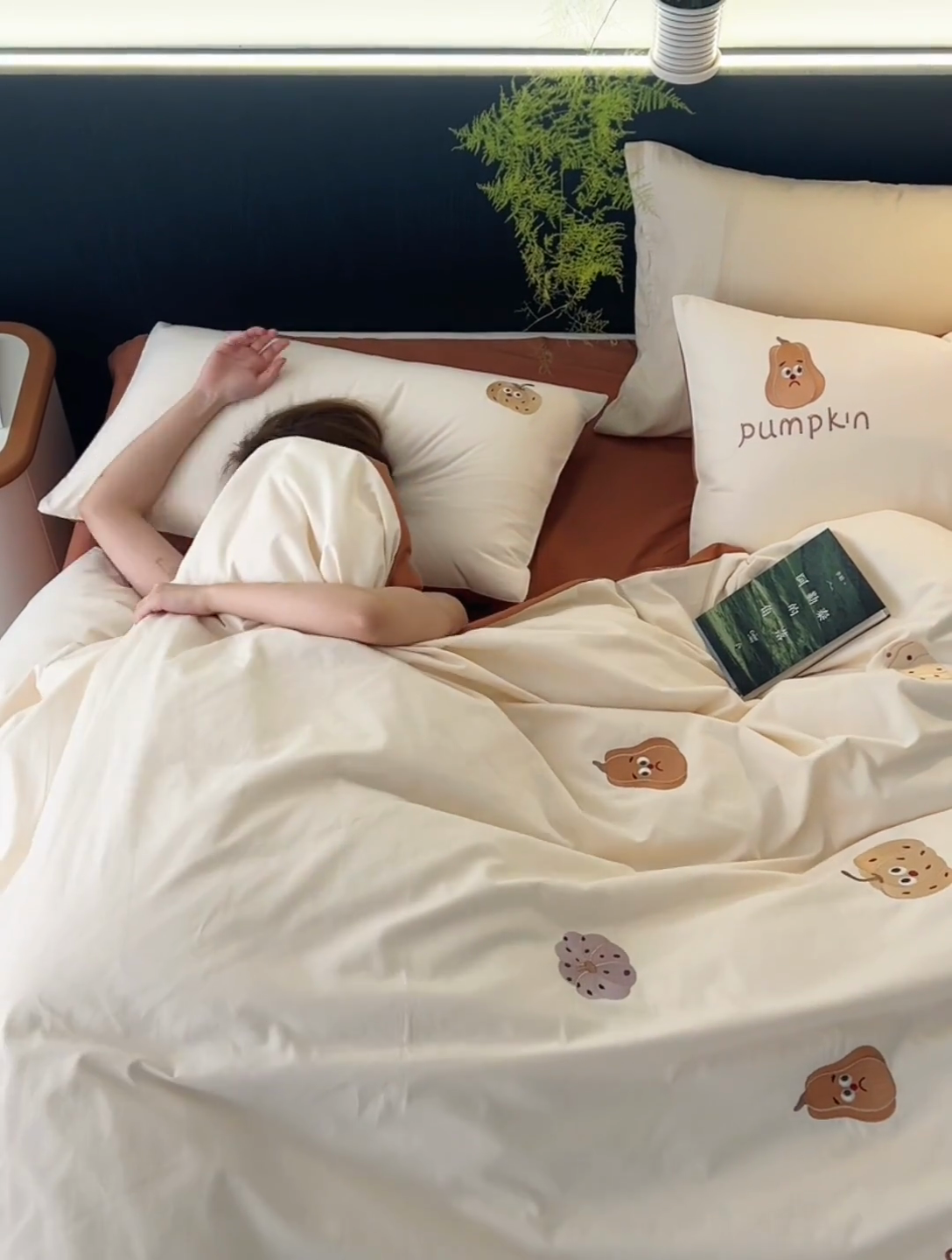 91家纺网 家纺一手货源 找家纺 2024新款60s全棉磨毛绣花四件套（元气卡通系） 暖栗南瓜