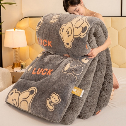 91家纺网 家纺一手货源 找家纺 2025新款直播雪花绒冬被法莱绒羊羔绒牛奶绒被子被芯 luck熊