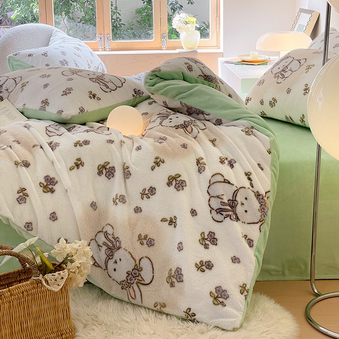 91家纺网 家纺一手货源 找家纺 安哆啦家纺 2024新款ins风高克重兔毛绒四件套 花丛兔