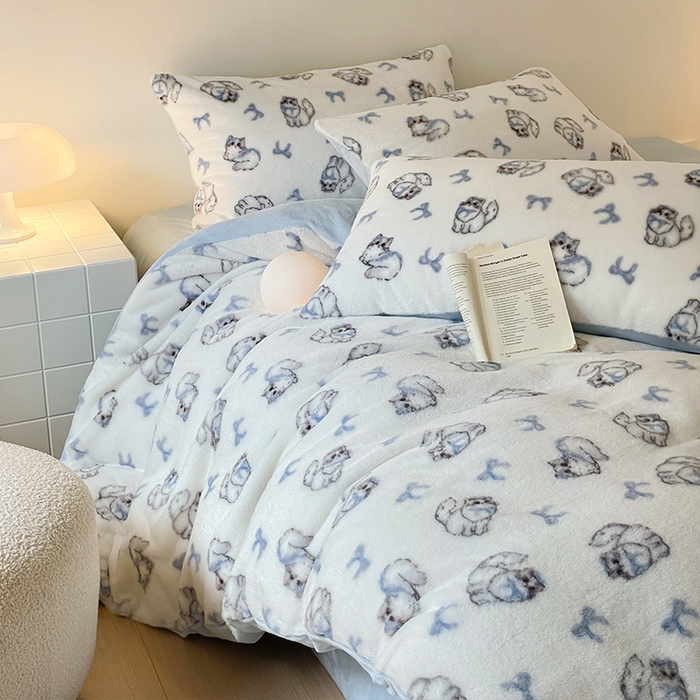 91家纺网 家纺一手货源 找家纺 安哆啦家纺 2024新款ins风高克重兔毛绒四件套 精致猫