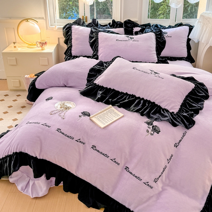 91家纺网 家纺一手货源 找家纺 凯美家居 2024新款法式牛奶绒刺绣四件套-欧雅 场景二 欧雅-浅紫