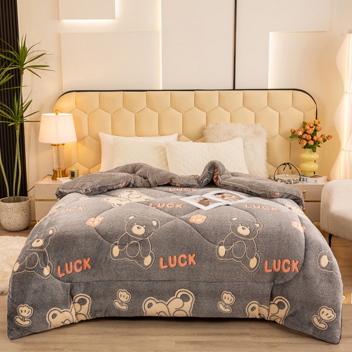 91家纺网 家纺一手货源 找家纺 2025新款直播雪花绒冬被法莱绒羊羔绒牛奶绒被子被芯 luck熊