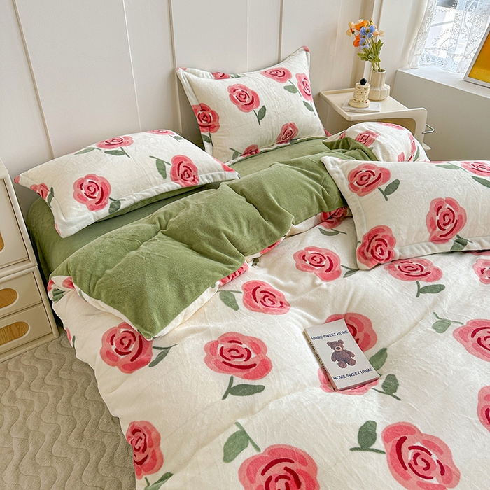 91家纺网 家纺一手货源 找家纺 卡普二店 2024新款牛奶绒印花四件套 柔伊