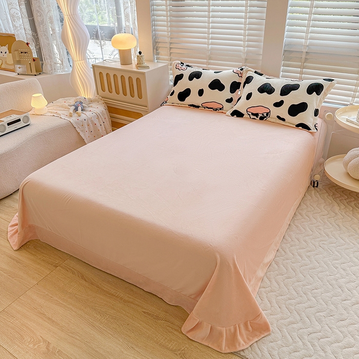 91家纺网 家纺一手货源 找家纺 卡普二店 2024新款牛奶绒印花单被套 奶牛杯