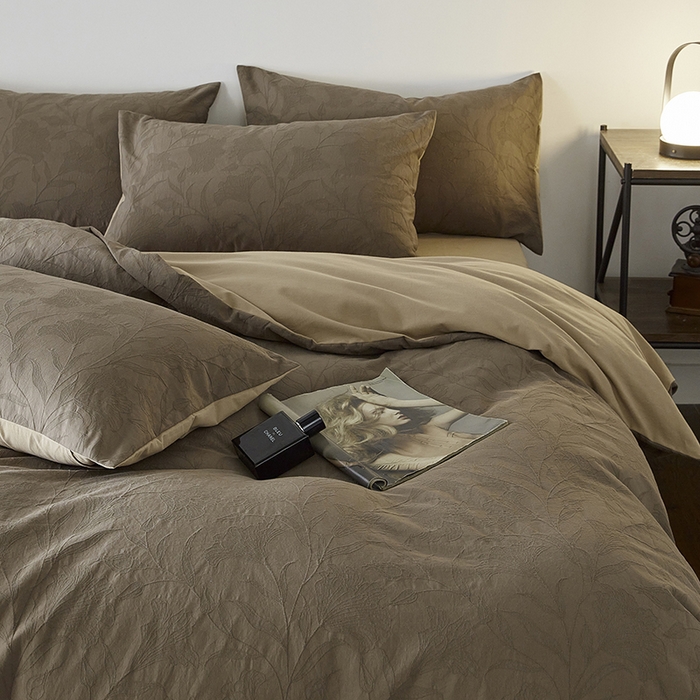 91家纺网 家纺一手货源 找家纺 2024新款全棉色织提花磨毛欧佩斯四件套-场景二 欧佩斯-香槟