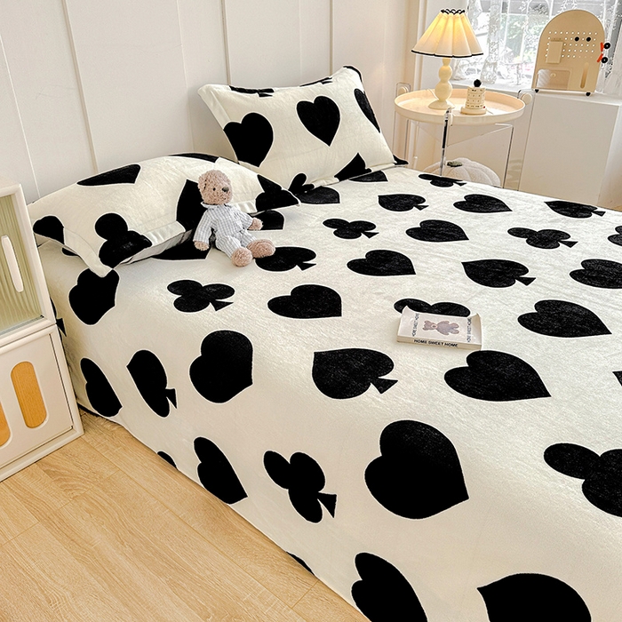 91家纺网 家纺一手货源 找家纺 卡普二店 2024新款牛奶绒印花单床单 慕斯