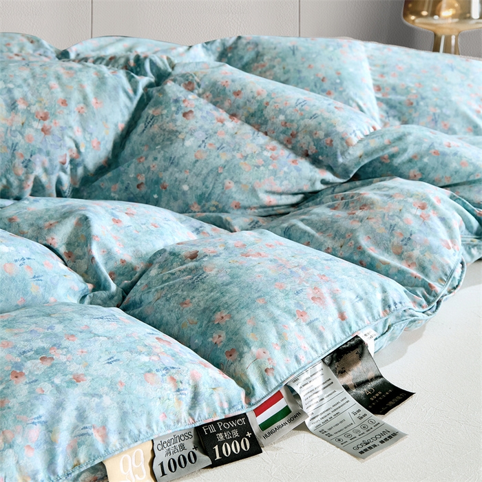 91家纺网 家纺一手货源 找家纺 静若居羽绒被壳 2024羽绒被壳印花糯棉静音软糯面料羽绒被壳厂家直销 小碎花清新绿