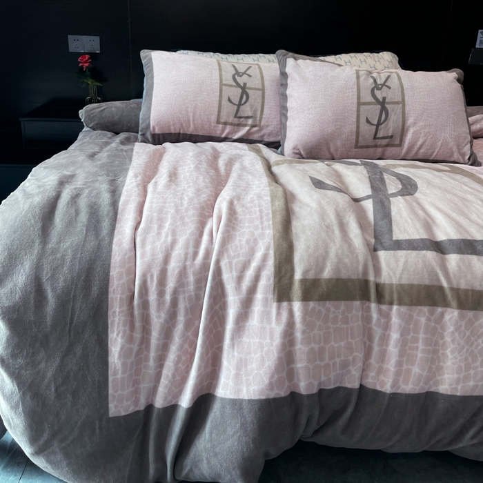 91家纺网 家纺一手货源 找家纺 花沐家居 2024牛奶绒印花四件套豹纹香水