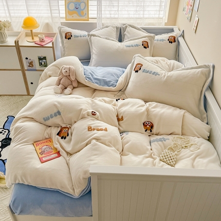 芯贝儿 2024新款简约小清新加厚保暖牛奶绒毛巾绣花宝宝绒雕花绒法莱绒四件套面包牛奶--白蓝