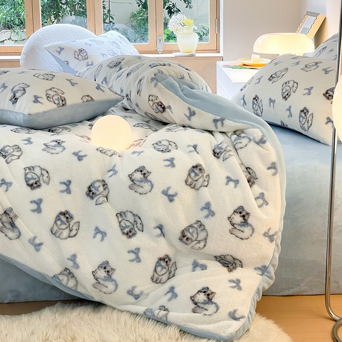 91家纺网 家纺一手货源 找家纺 安哆啦家纺 2024新款ins风高克重兔毛绒四件套 精致猫