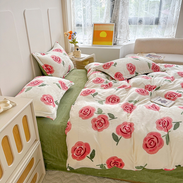 91家纺网 家纺一手货源 找家纺 卡普二店 2024新款牛奶绒印花四件套 柔伊