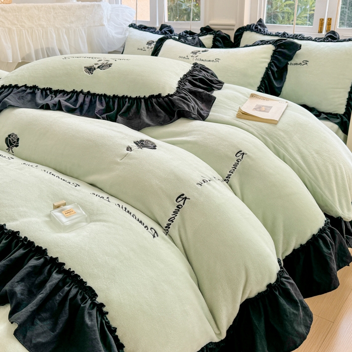 91家纺网 家纺一手货源 找家纺 凯美家居 2024新款法式牛奶绒刺绣四件套-欧雅 场景二 欧雅-浅绿