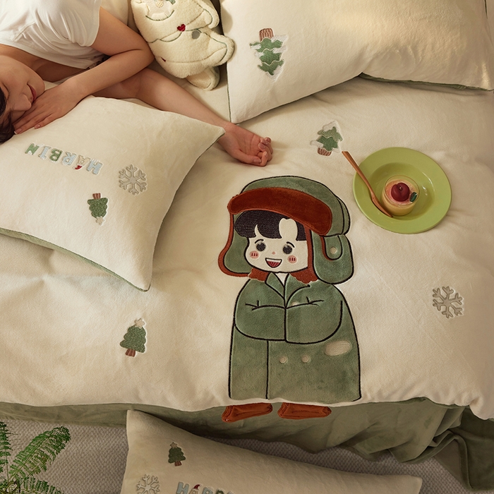 91家纺网 家纺一手货源 找家纺 2024新款牛奶绒立体贴布绣四件套 大衣小土豆