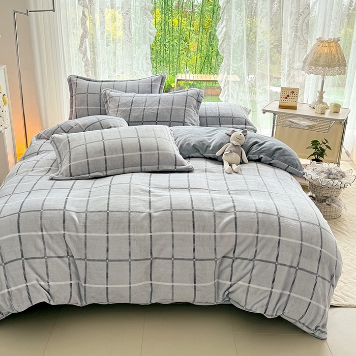 91家纺网 家纺一手货源 找家纺 丫丫家纺 2024新款加厚保暖牛奶绒印花四件套 光辉岁月