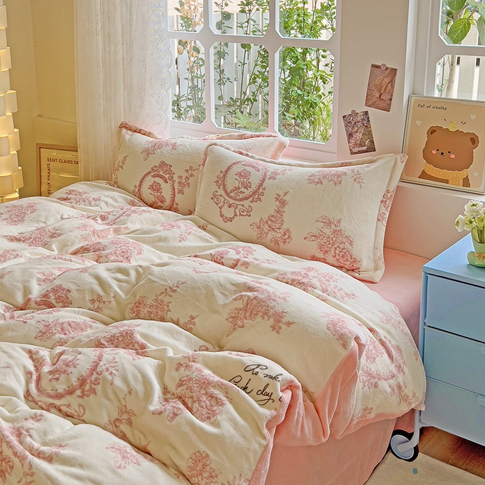 91家纺网 家纺一手货源 找家纺 卡普二店 2024新款牛奶绒印花单被套 浪漫玫瑰