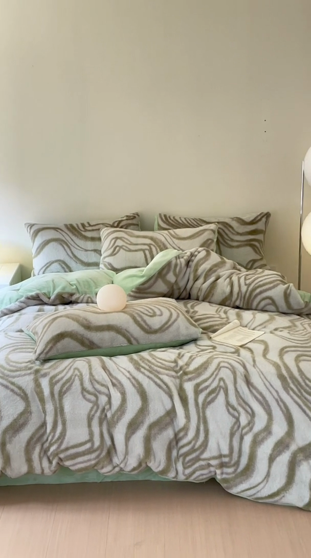 91家纺网 家纺一手货源 找家纺 安哆啦家纺 2024新款ins风高克重兔毛绒四件套 绿意