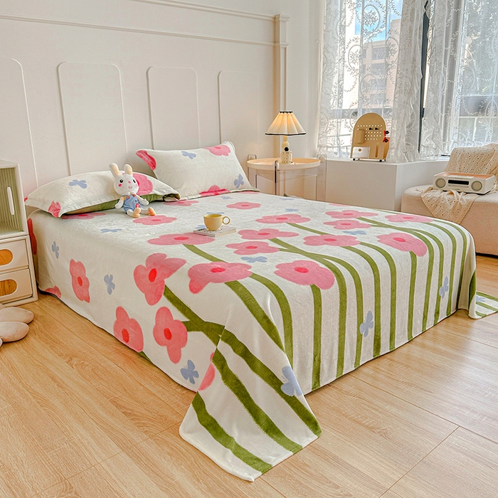 91家纺网 家纺一手货源 找家纺 卡普二店 2024新款牛奶绒印花单床单 花漾