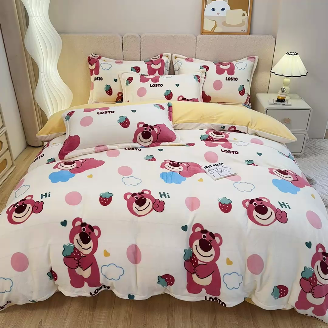 91家纺网 家纺一手货源 找家纺 卡普二店 2024新款牛奶绒印花单被套 萌趣熊宝