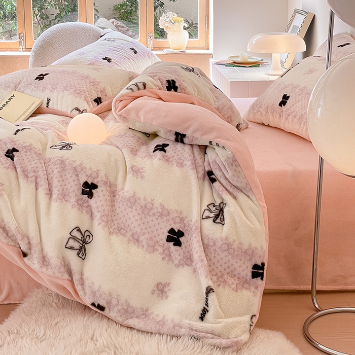 91家纺网 家纺一手货源 找家纺 安哆啦家纺 2024新款ins风高克重兔毛绒四件套 蕾丝蝴蝶结