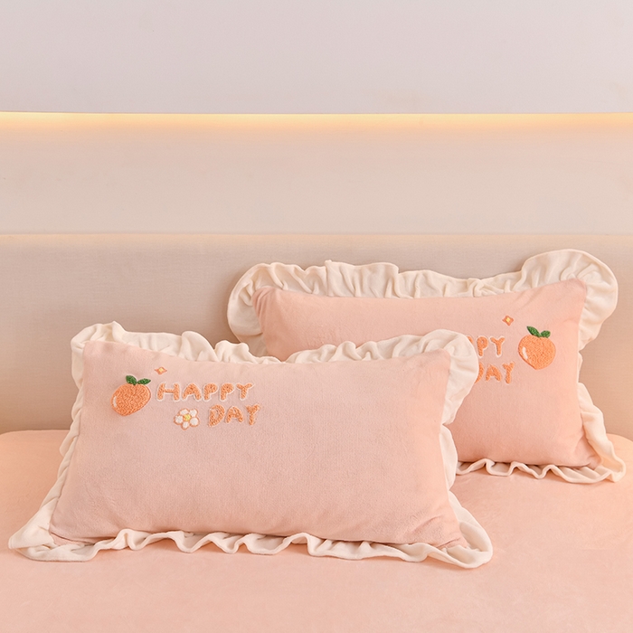 91家纺网 家纺一手货源 找家纺 一左一右 2024秋冬新款全消光高克重保暖加厚卡通花边毛巾绣花牛奶绒四件套（提供买家秀） 可爱兔兔-樱花粉