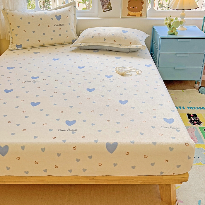 91家纺网 家纺一手货源 找家纺 卡普二店 2024新款牛奶绒印花单床笠 满心欢喜