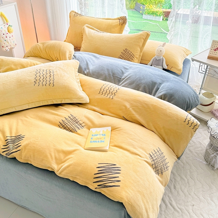 91家纺网 家纺一手货源 找家纺 丫丫家纺 2024新款加厚保暖牛奶绒印花四件套 金色年华