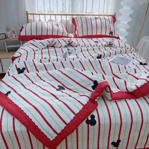 91家纺网 家纺一手货源 找家纺 暖居 2024新款春秋被床盖四件套高温砂洗棉花床盖三件套 酒红米奇