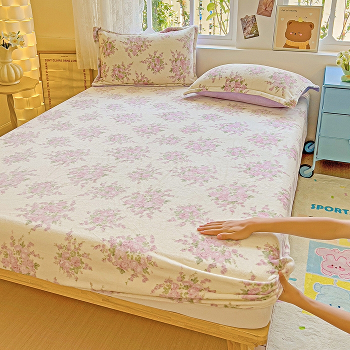 91家纺网 家纺一手货源 找家纺 卡普二店 2024新款牛奶绒印花单床笠 欧风花影