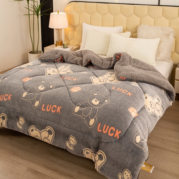 91家纺网 家纺一手货源 找家纺 2025新款直播雪花绒冬被法莱绒羊羔绒牛奶绒被子被芯 luck熊