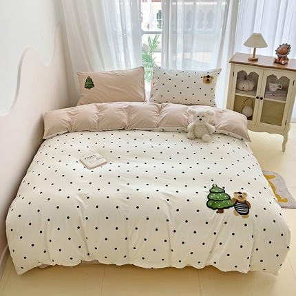 91家纺网 家纺一手货源 找家纺 一霖家纺 2024新款高克重云朵棉毛巾绣印＋绣小清新系列四件套 波点熊