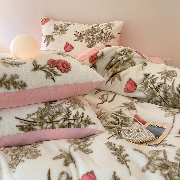 91家纺网 家纺一手货源 找家纺 安哆啦家纺 2024新款ins风高克重兔毛绒四件套 彼岸花开