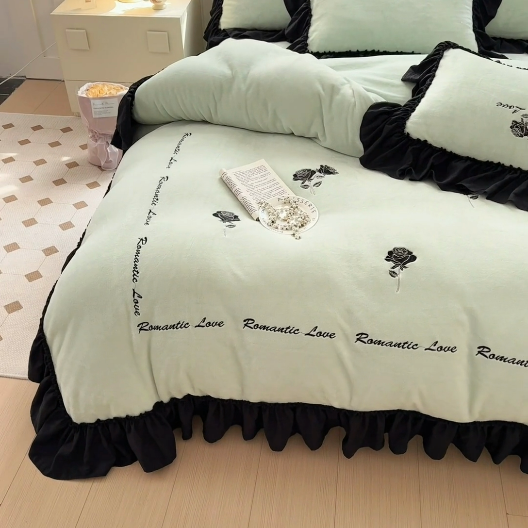 91家纺网 家纺一手货源 找家纺 凯美家居 2024新款法式牛奶绒刺绣四件套-欧雅 场景二 欧雅-浅绿