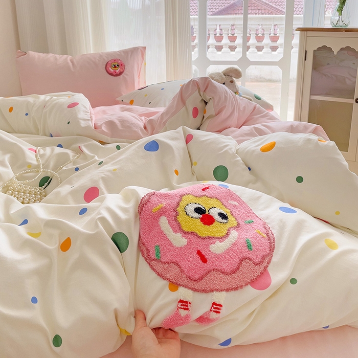 91家纺网 家纺一手货源 找家纺 一霖家纺 2024新款高克重云朵棉毛巾绣印＋绣小清新系列四件套 波点甜甜圈