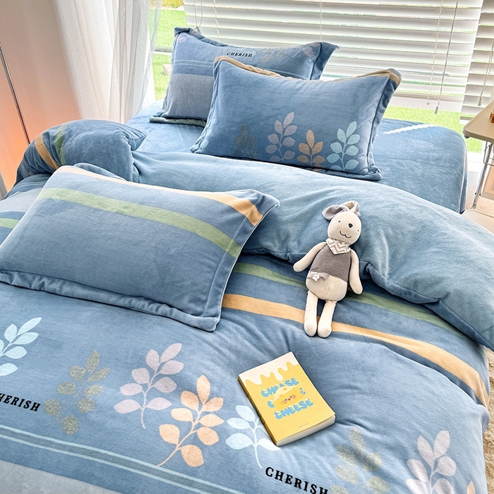 91家纺网 家纺一手货源 找家纺 丫丫家纺 2024新款加厚保暖牛奶绒印花四件套 浮光叶影