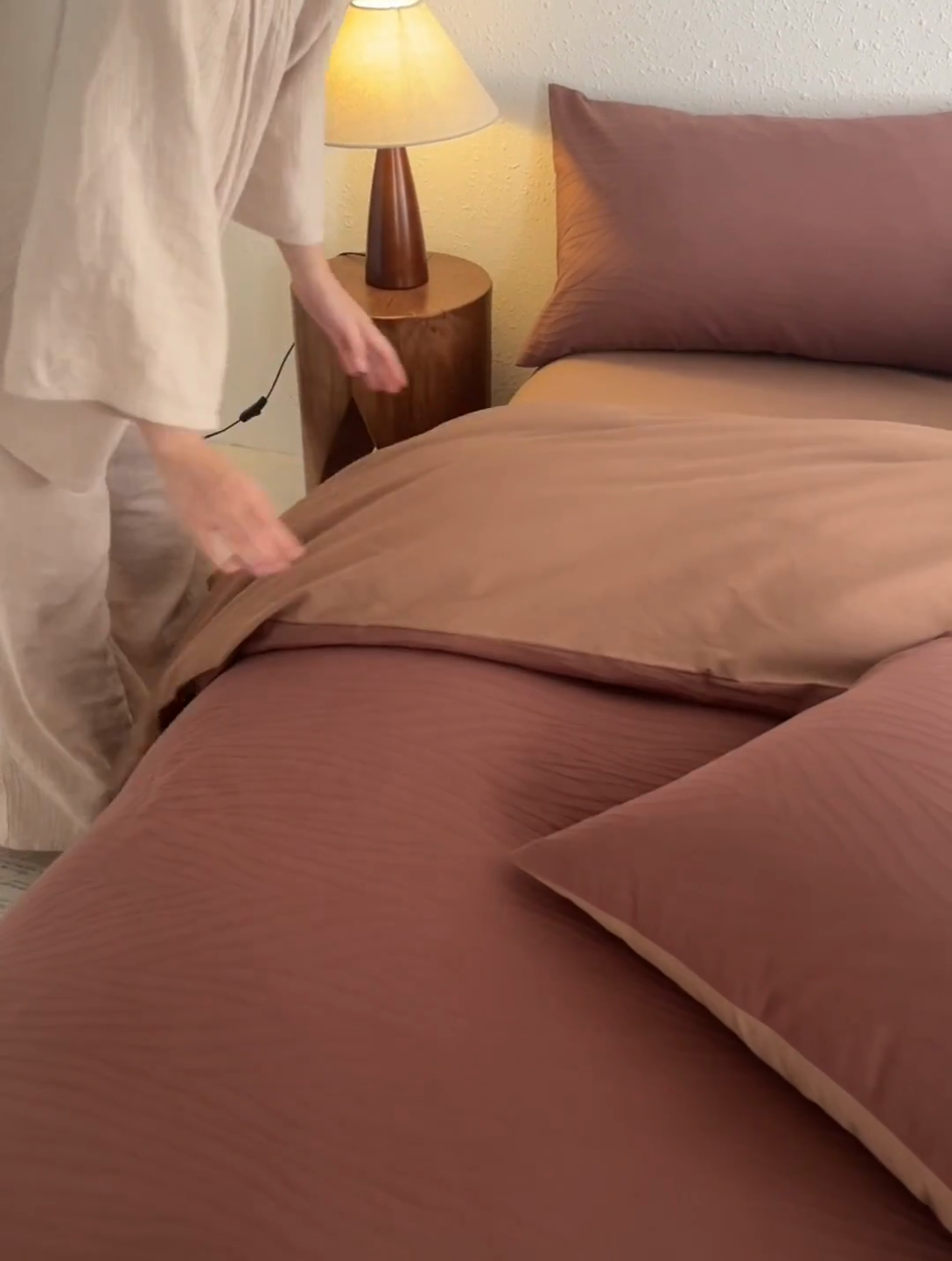 91家纺网 家纺一手货源 找家纺 2024新款全棉色织提花磨毛欧佩斯四件套-场景一 欧佩斯-棕榈