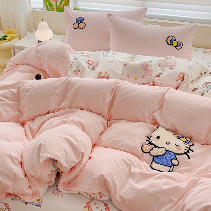 91家纺网 家纺一手货源 找家纺 一霖家纺 2024新款高克重云朵棉毛巾绣印＋绣小清新系列四件套 蛋糕小猫