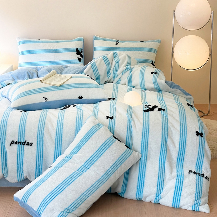 91家纺网 家纺一手货源 找家纺 安哆啦家纺 2024新款ins风高克重兔毛绒四件套 条纹熊猫