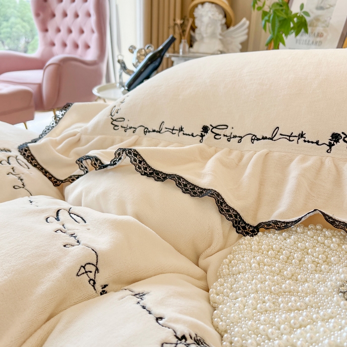 91家纺网 家纺一手货源 找家纺 （总）亲亲公主 2025新款全消光牛奶绒四件套-黑玫瑰