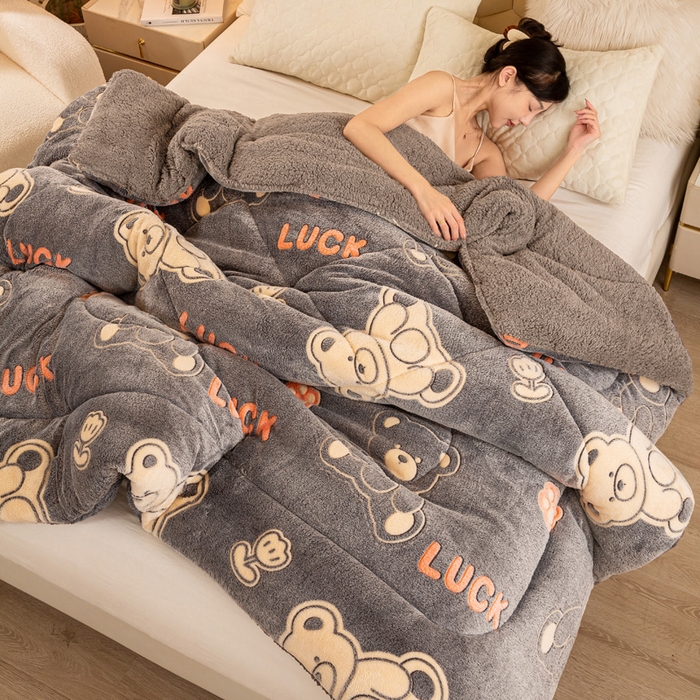 91家纺网 家纺一手货源 找家纺 2025新款直播雪花绒冬被法莱绒羊羔绒牛奶绒被子被芯 luck熊