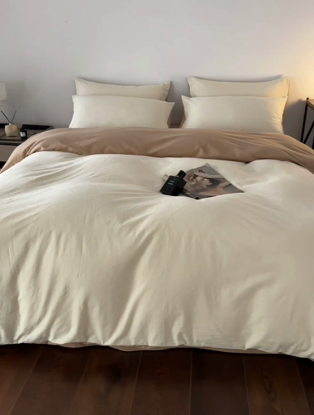 91家纺网 家纺一手货源 找家纺 2024新款全棉色织提花磨毛欧佩斯四件套-场景二 欧佩斯-奶杏