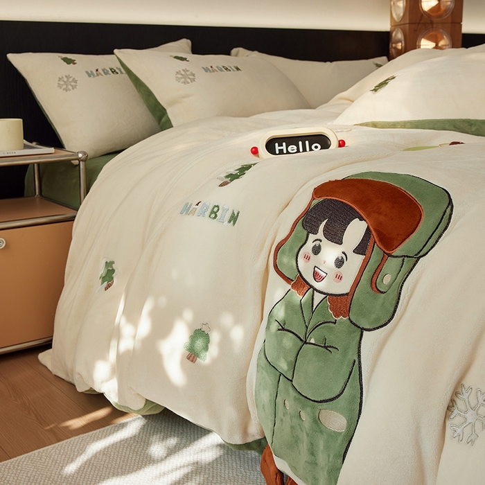 91家纺网 家纺一手货源 找家纺 2024新款牛奶绒立体贴布绣四件套 大衣小土豆