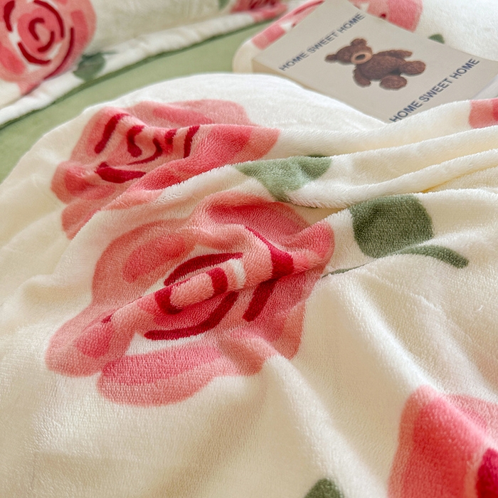 91家纺网 家纺一手货源 找家纺 卡普二店 2024新款牛奶绒印花四件套 柔伊