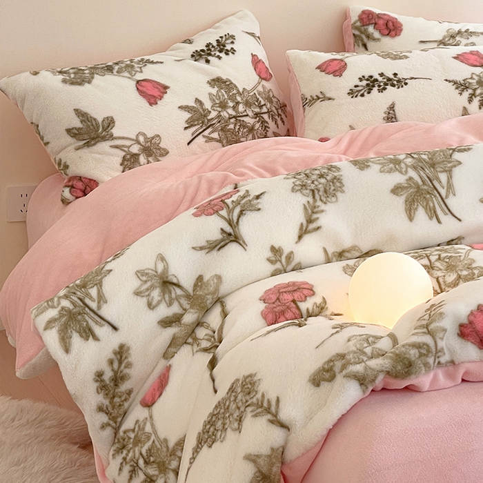 91家纺网 家纺一手货源 找家纺 安哆啦家纺 2024新款ins风高克重兔毛绒四件套 彼岸花开