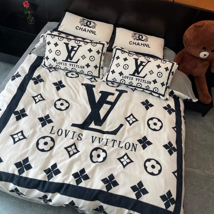 91家纺网 家纺一手货源 找家纺 花沐家居 2024牛奶绒印花四件套黑白