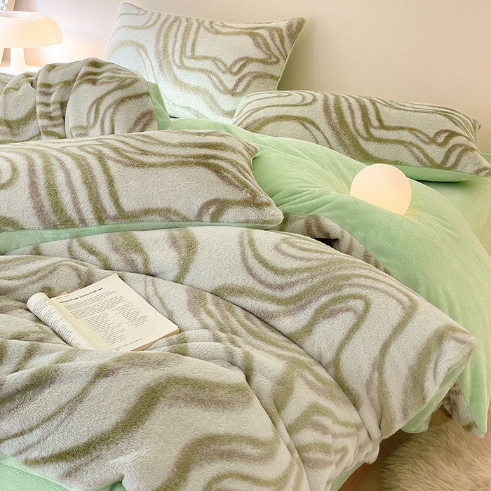 91家纺网 家纺一手货源 找家纺 安哆啦家纺 2024新款ins风高克重兔毛绒四件套 绿意