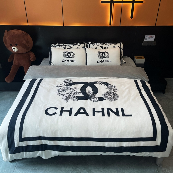 91家纺网 家纺一手货源 找家纺 花沐家居 2024牛奶绒印花四件套白香