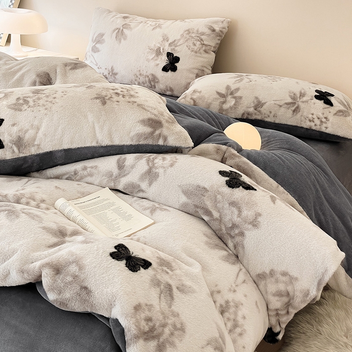 91家纺网 家纺一手货源 找家纺 安哆啦家纺 2024新款ins风高克重兔毛绒四件套 有蝶