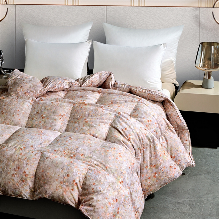 91家纺网 家纺一手货源 找家纺 静若居羽绒被壳 2024羽绒被壳印花糯棉静音软糯面料羽绒被壳厂家直销 小碎花粉卡其